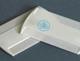 NIT COMBS IN SEVERAL COLOURS