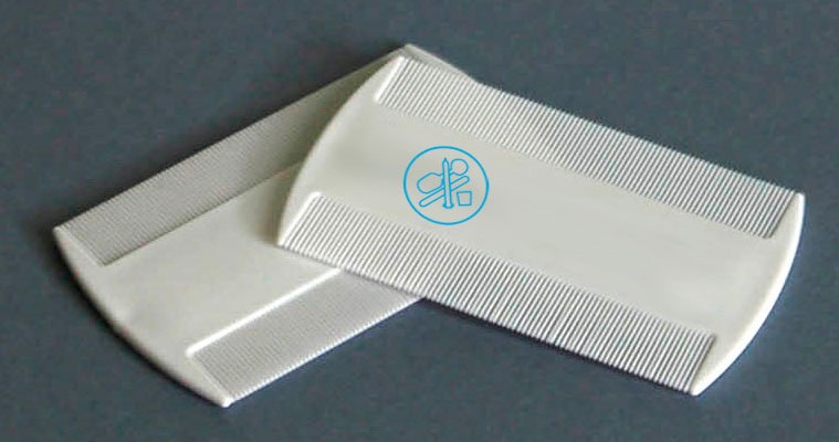 NIT COMBS IN SEVERAL COLOURS